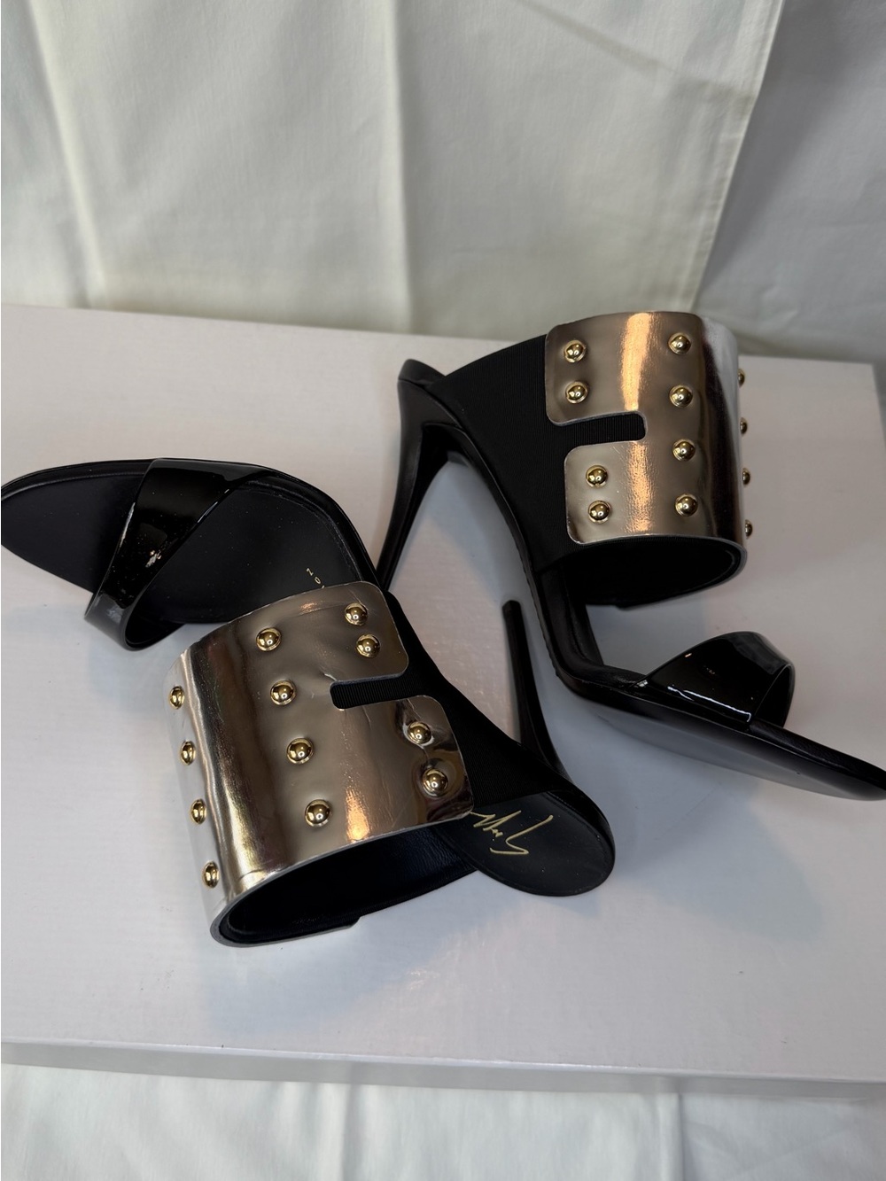 Giuseppe Zanotti Black Patent & Silver Stud Cuff Slide Mules - Picture 5 of 9